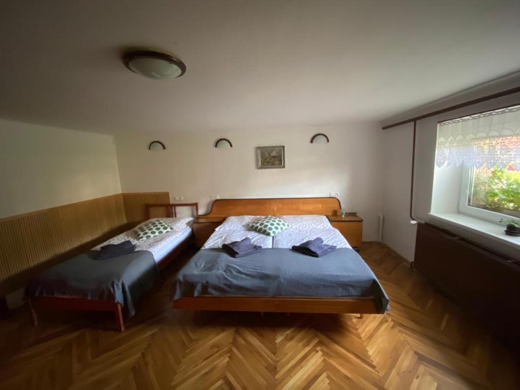 U deda a starkej Cierny Balog Bagian luar foto
