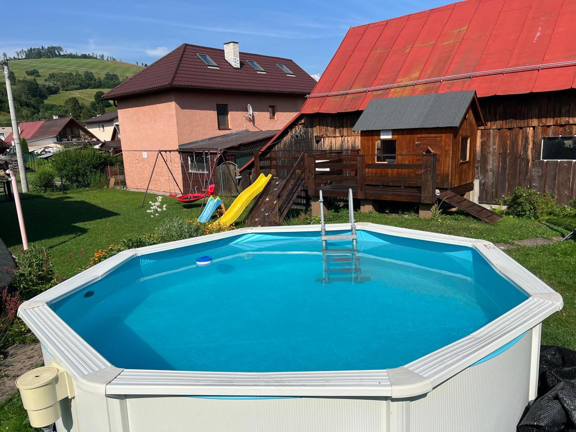 U deda a starkej Cierny Balog Bagian luar foto